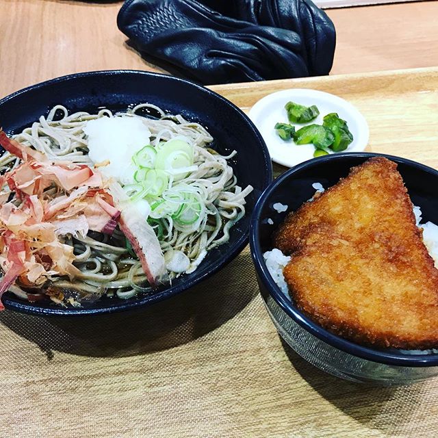 琵琶湖への道中、福井にて越前そばを食しました#そば #ツーリング #ツーリング好き - from Instagram